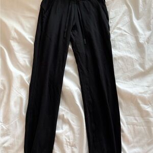Lululemon Black Sweatpants size 2💓💓
